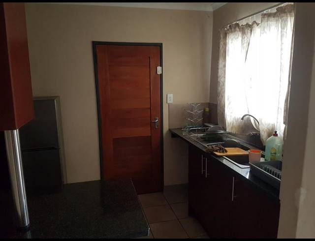 3 BEDROOM SIMPLEX FOR SALE IN KOSMOSDAL